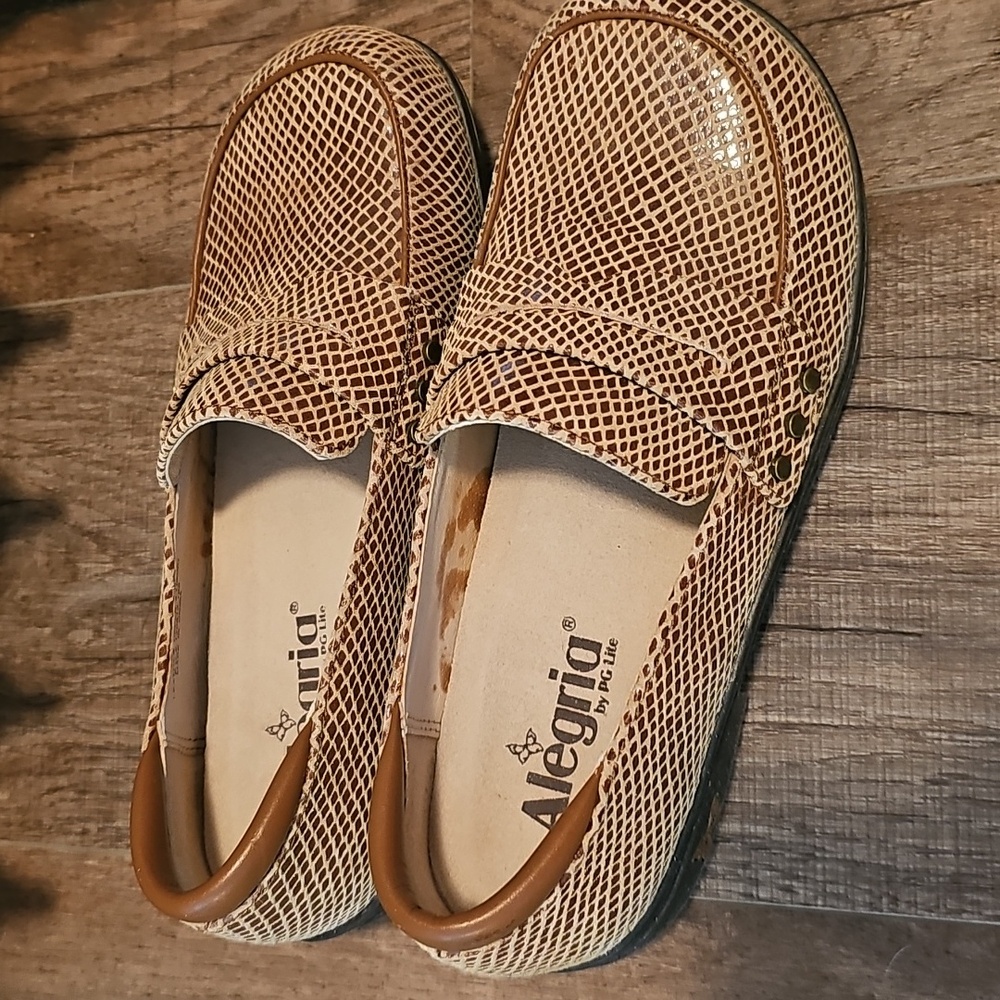 Alegria Woman'sBrown Loafers - Picture 3 of 3